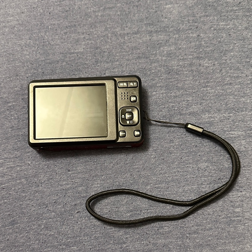 Kodak Red Compact Digital Camera - Picture 2 of 2